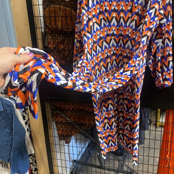 Colorful Chevron Printed Zara Dress - Picture 4 of 6